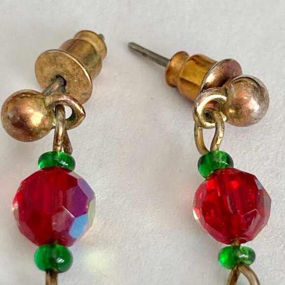 Vintage Christmas Wreath Dangle Charm Earrings Gold Tone Enamel Red Bead Post - Picture 7 of 12
